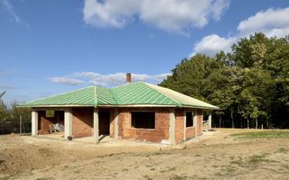 Vând casă plan parter cu garaj langa padurea Barnova - Poză 7