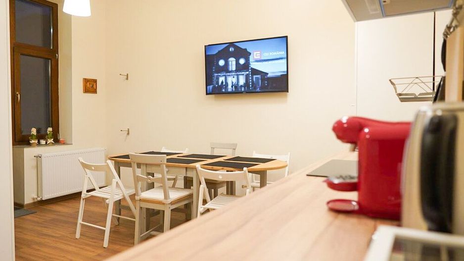 Apartament ultracentral, 2 dormitoare, 58 mp. 120 000 E. Comision 0. - Poză 3