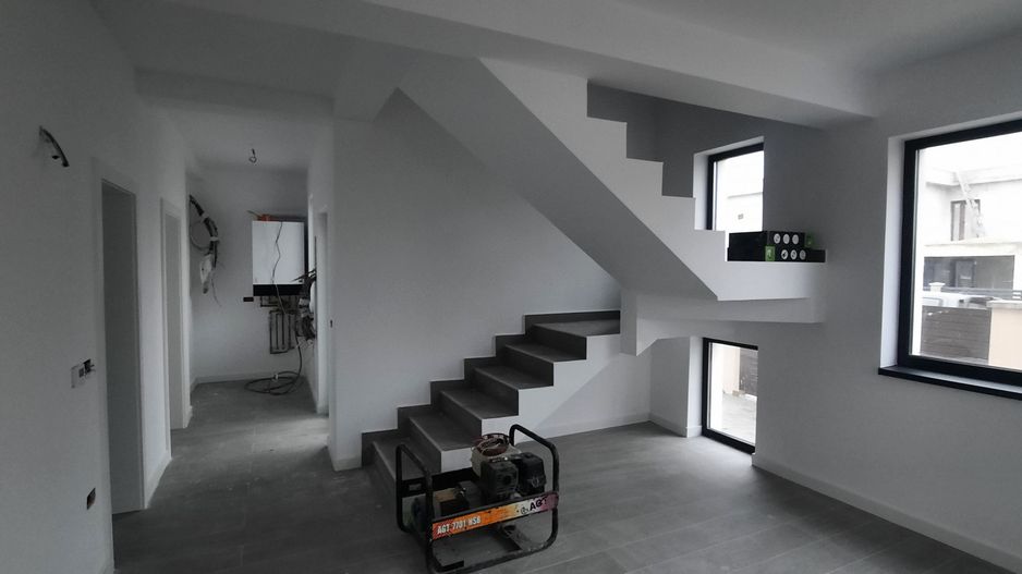 Duplex la cheie despartit prin garaj - Poză 7