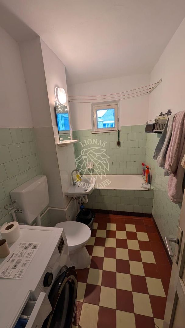 Apartament decomandat 4 camere 90 mp-balcon-Zona Centrala - Poză 7