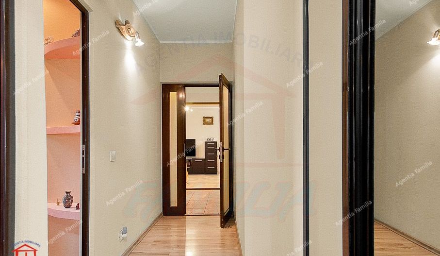 Vanzare apartament cu 3 camere Str. Domneasca, 104 mp, etaj 1. - Poză 2