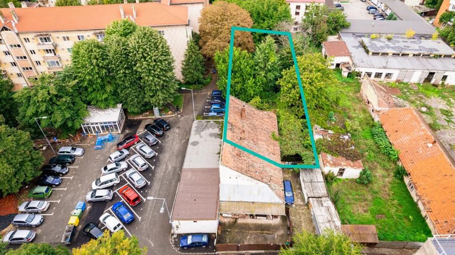 Teren cu casă în zonă ultracentrală - Poză 1
