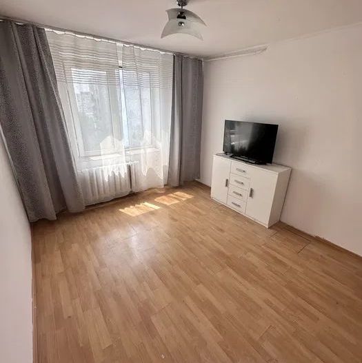 APARTAMENT 3 CAMERE & 2 BAI BLOC 1982 72000EURO SUPER PRET - Poză 3