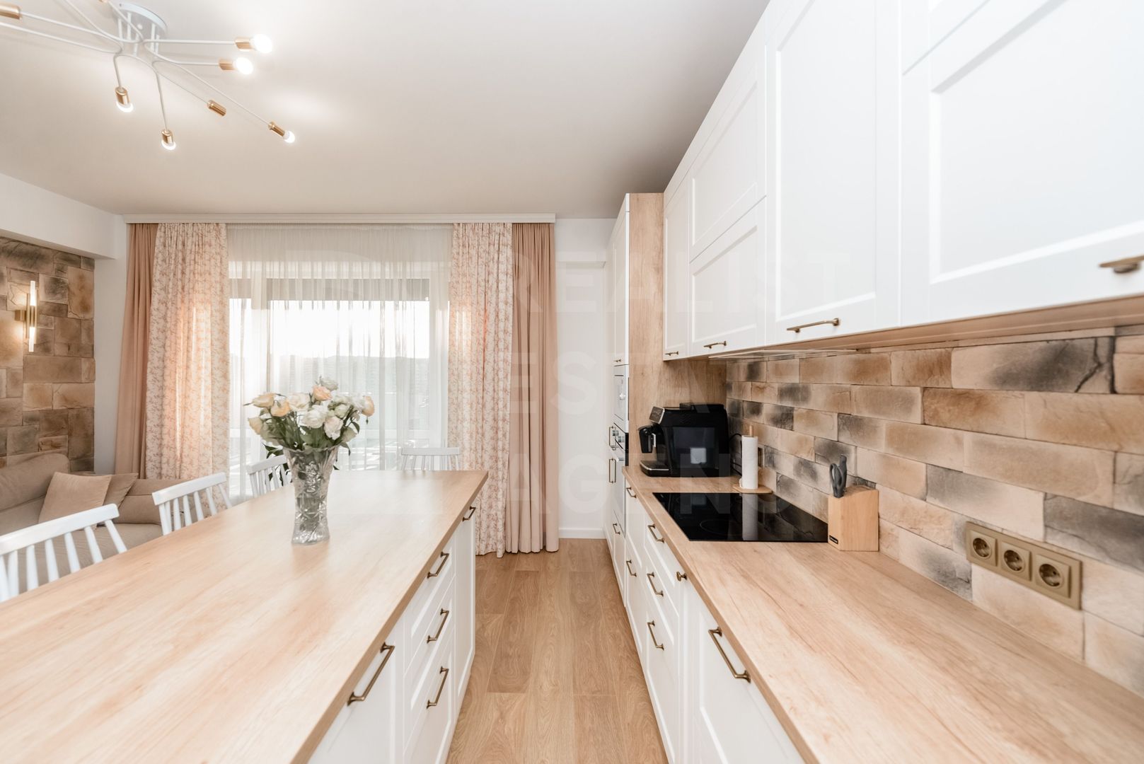 Vânzare, apartament, 2 dormitoare + living- 82 mp, Buiucani - Poză 5