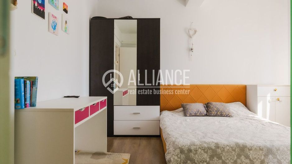 PALAZU MARE -  Vila Duplex cu 4 Camere, Panorama Superba si Curte Amenajata - Poză 9