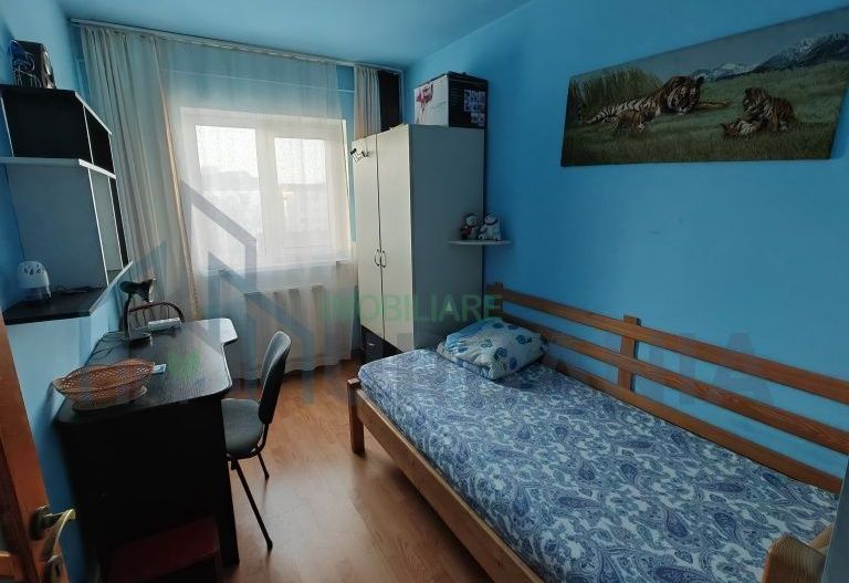 Închiriez camera in apartament cu 3 camere - Poză 1