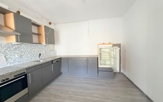 Imobil de închiriat cu locuri de parcare, curte si anexe - Poză 3