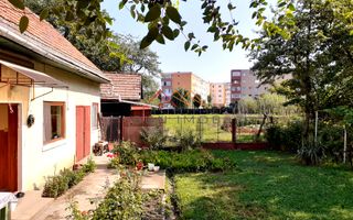 Casa 3 camere, teren 3625 mp, toate utilitatile, Sacele, Brasov - Poză 2