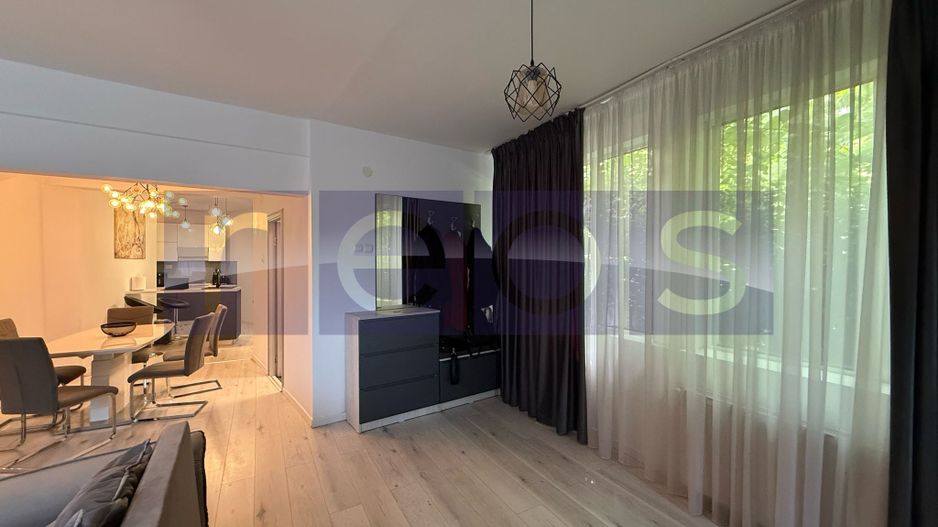 VANZARE VILA 6 CAMERE | EROII REVOLUTIEI | CURTE | 2 LOCURI DE PARCARE - Poză 4