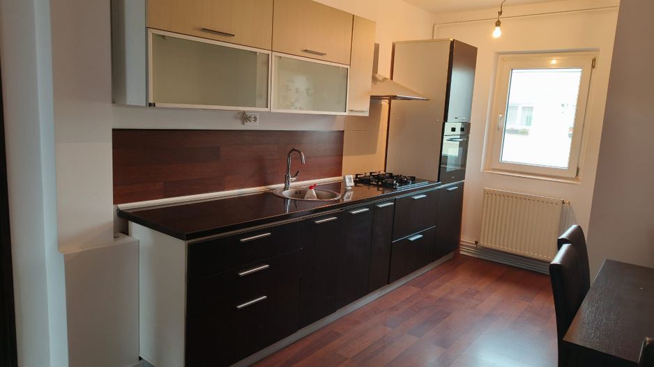 Apartament 3 camere Tractorul - Poză 3