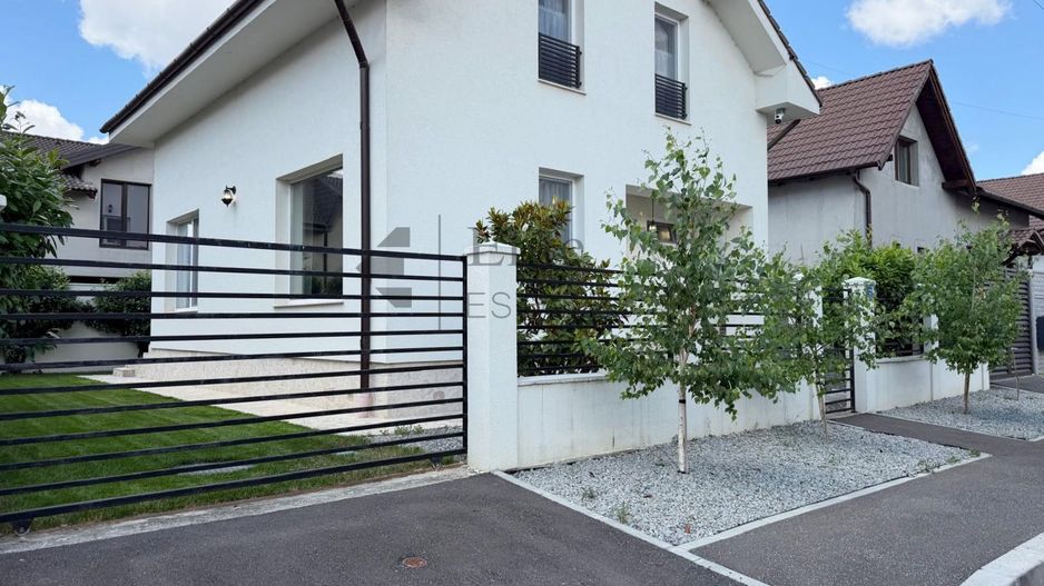 Casa cu 5 camere in Cartierul Tineretului | Prima inchirere - Poză 1