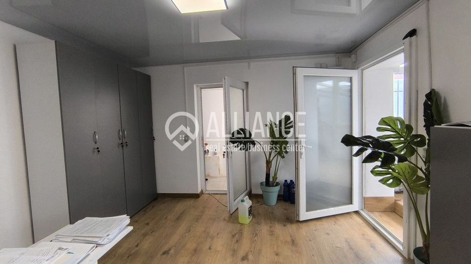 BRATIANU 2 COCOSI(COD03) - Casa si curte cu utilitati incluse ! - Poză 7