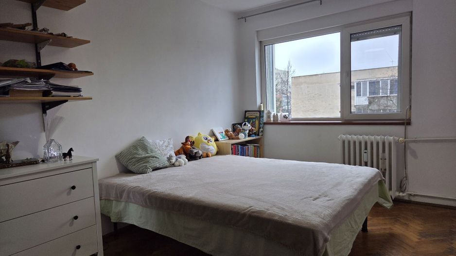 De vanzare apartament 3 camere Drumul Taberei - Poză 5