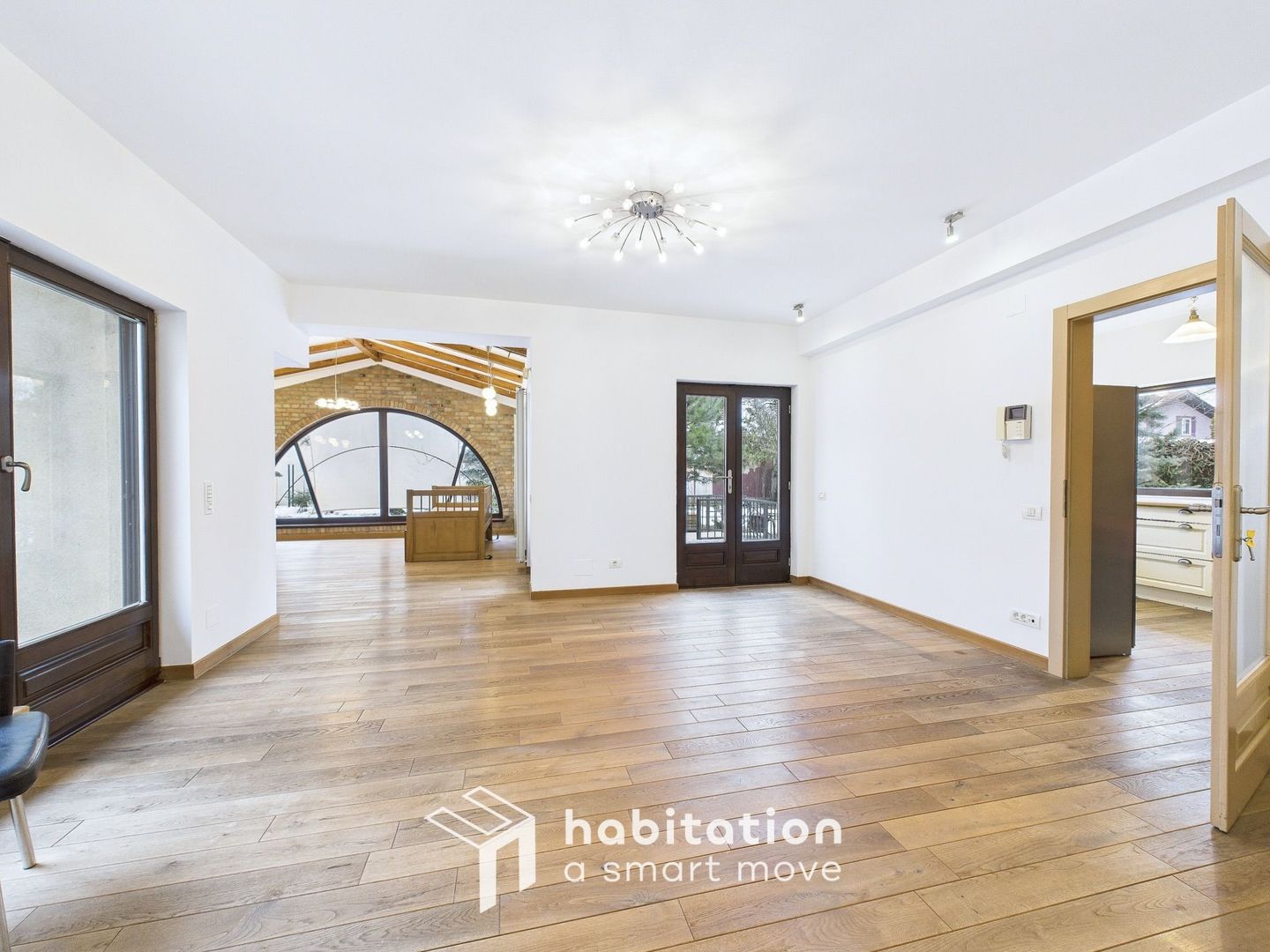 Casă de vis în Giroc – Eleganță clasică, spațiu vast și confortabil - Poză 5