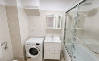 Garsonieră de închiriat – la 2 minute de centru cu curte - Poză 5