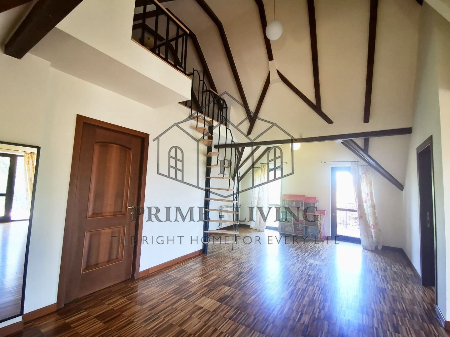 DE INCHIRIAT VILA CU 8 CAMERE, PISCINA SI GRADINA DE 1000MP IN PIPERA - Poză 14