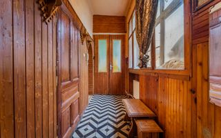 Apartament cu 3 camere central - Poză 9