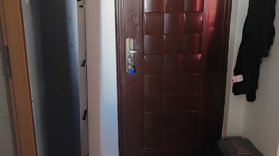 ageuropa.ro vinde garsonieră la etajul 3 în Soarelui - Poză 2