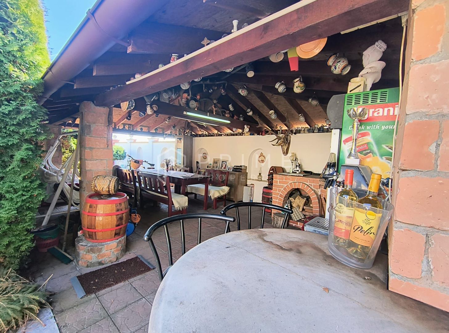 Casa perfectă pentru familie – curte, foișor cu grătar și garaj triplu - Poză 31