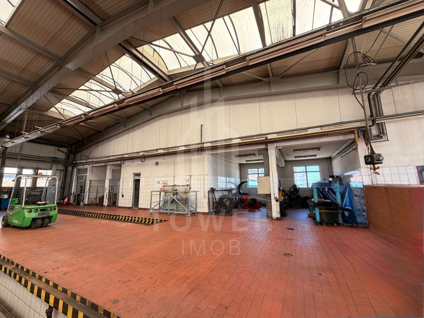 Hala industrială+spații administrative- Str. Tractorului - Poză 4