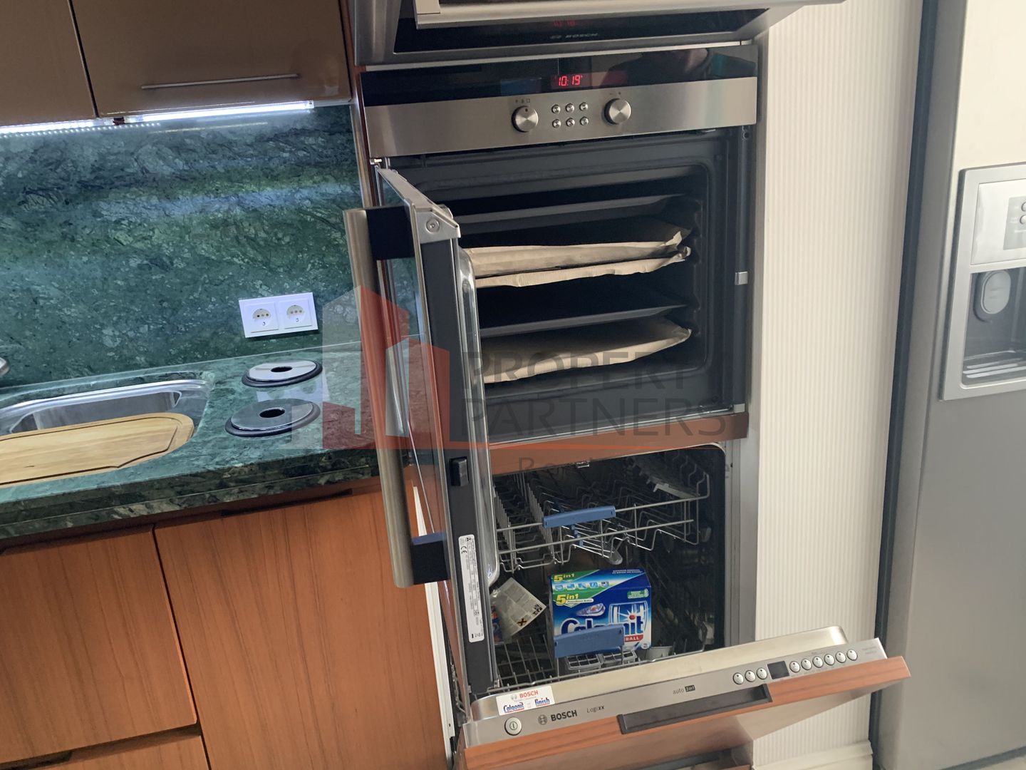 Apartament de lux langa ambasada SUA. - Poză 12
