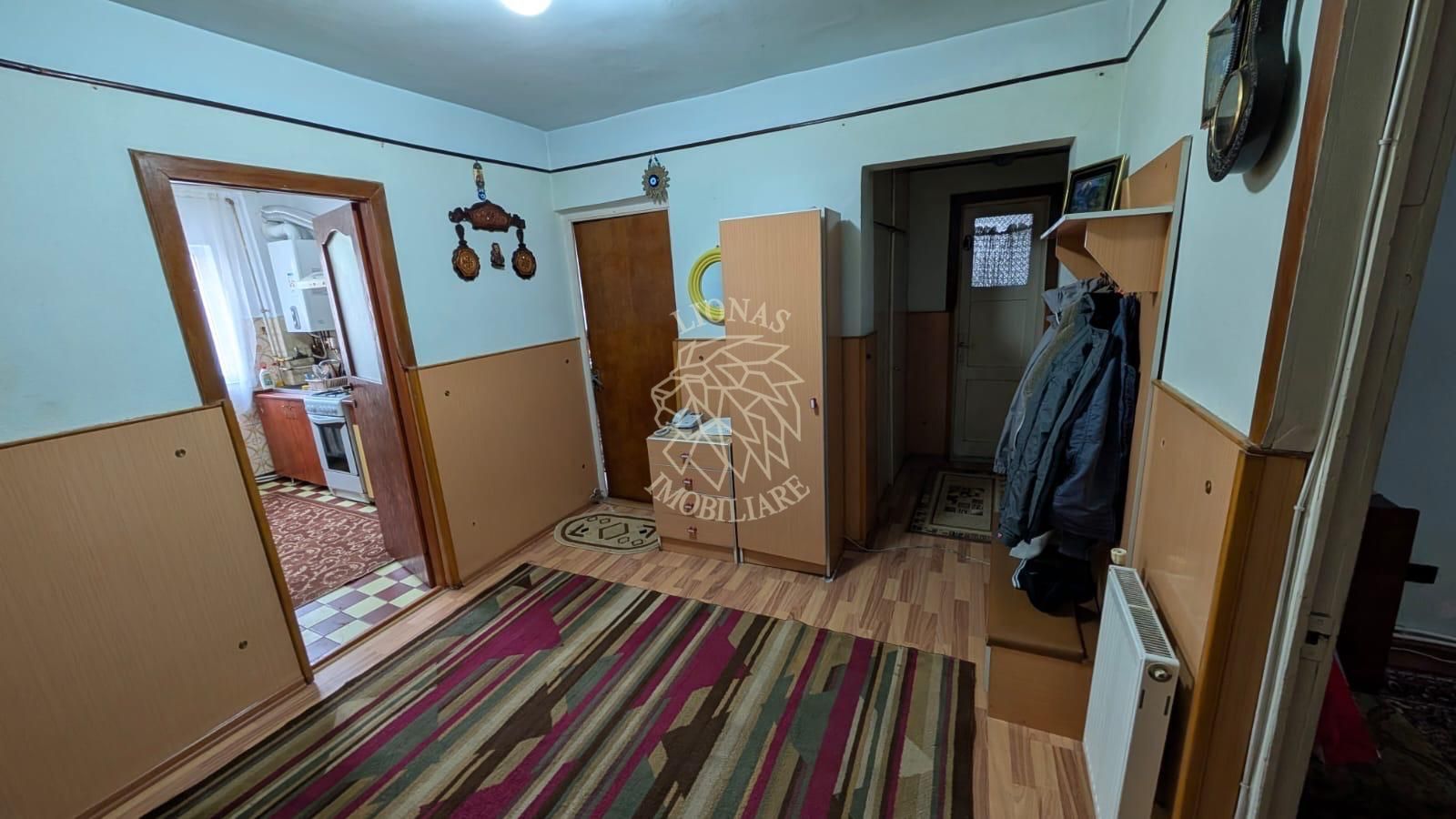 Apartament decomandat 4 camere 90 mp-balcon-Zona Centrala - Poză 5