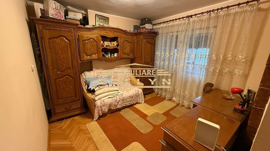 De vânzare apartament 3 camere – zona Pietonalul Transilvaniei (Piata Mare) - Poză 4