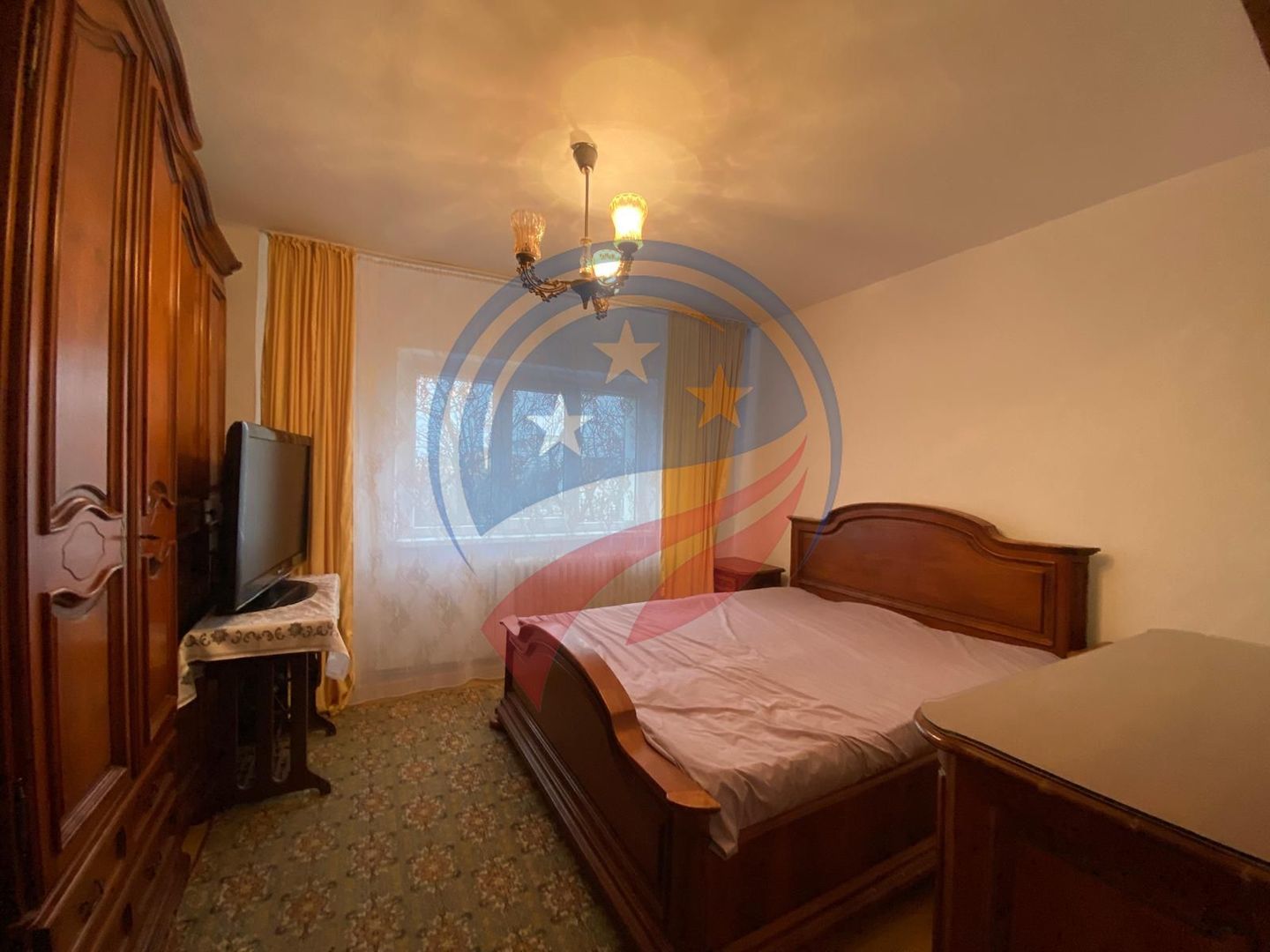 APARTAMENT 3 CAMERE CHIRIE 1 MAI CIUPERCA - Poză 2