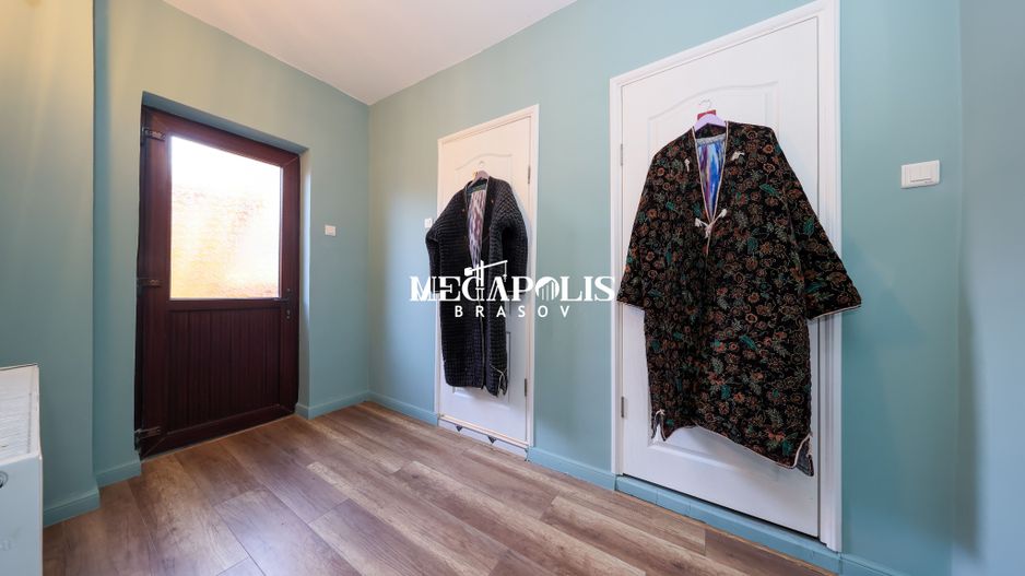 Pensiune/Vilă de vânzare în Bran | 8 camere | 180 mp - Poză 19