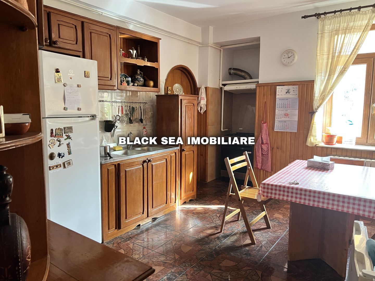 Vila 7 camere D+P+1+M - 2 Garaje - 50m de plaja - Zona centrala - Poză 9