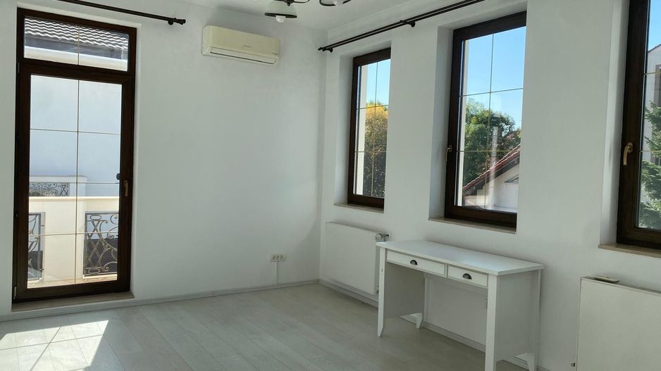 VILA CASA DE INCHIRIERE IN ZONA EROU IANCU NICOLAE PIPERA - Poză 43