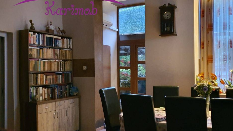 Casa si curte zona centrala - Poză 2