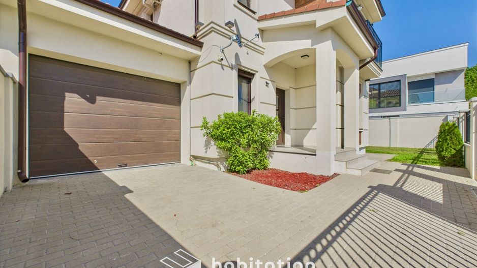 Tur virtual disponibil – duplex modern cu grădină privată și garaj - Poză 33