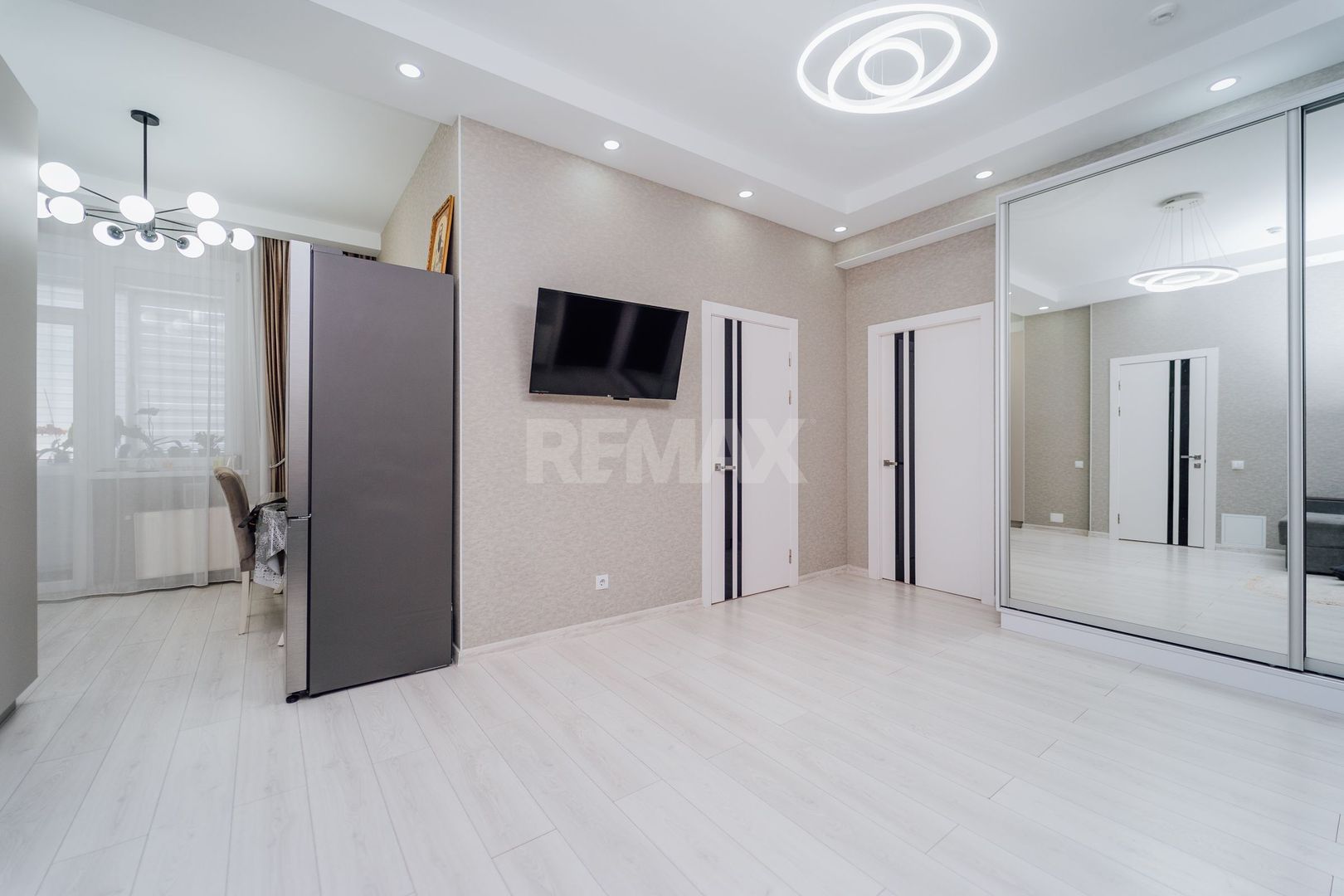 Apartament 3 camere, Botanica - Poză 1