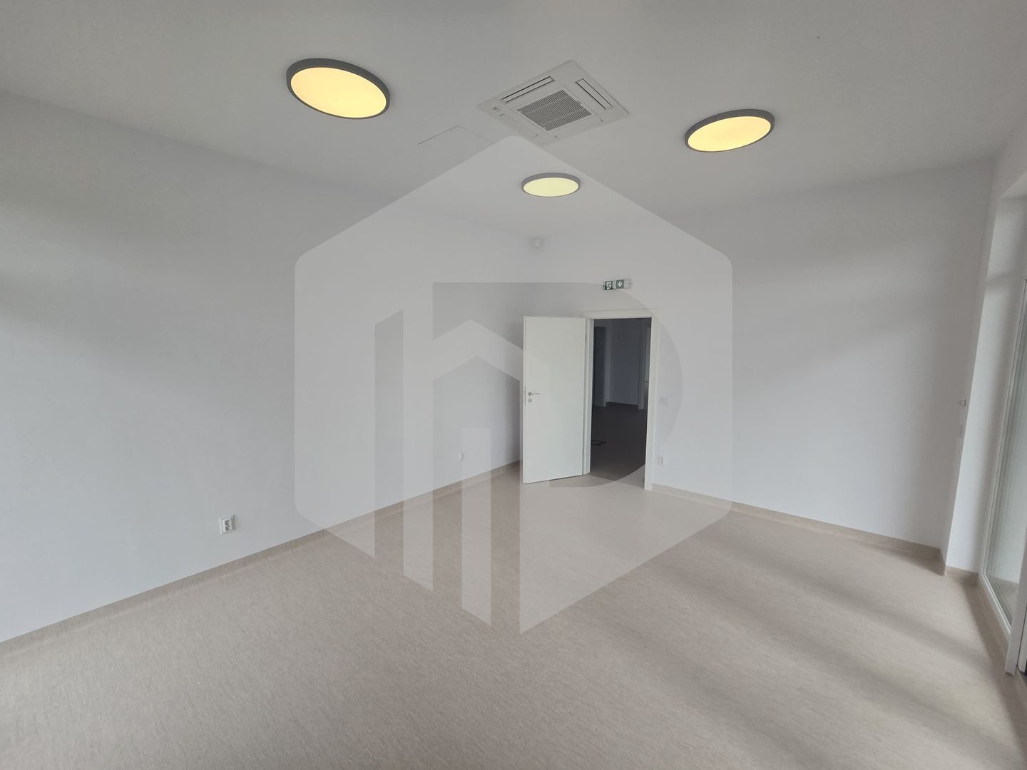 Spatiu comercial 125 mp 6 locuri parcare Doamna Stanca - Poză 2