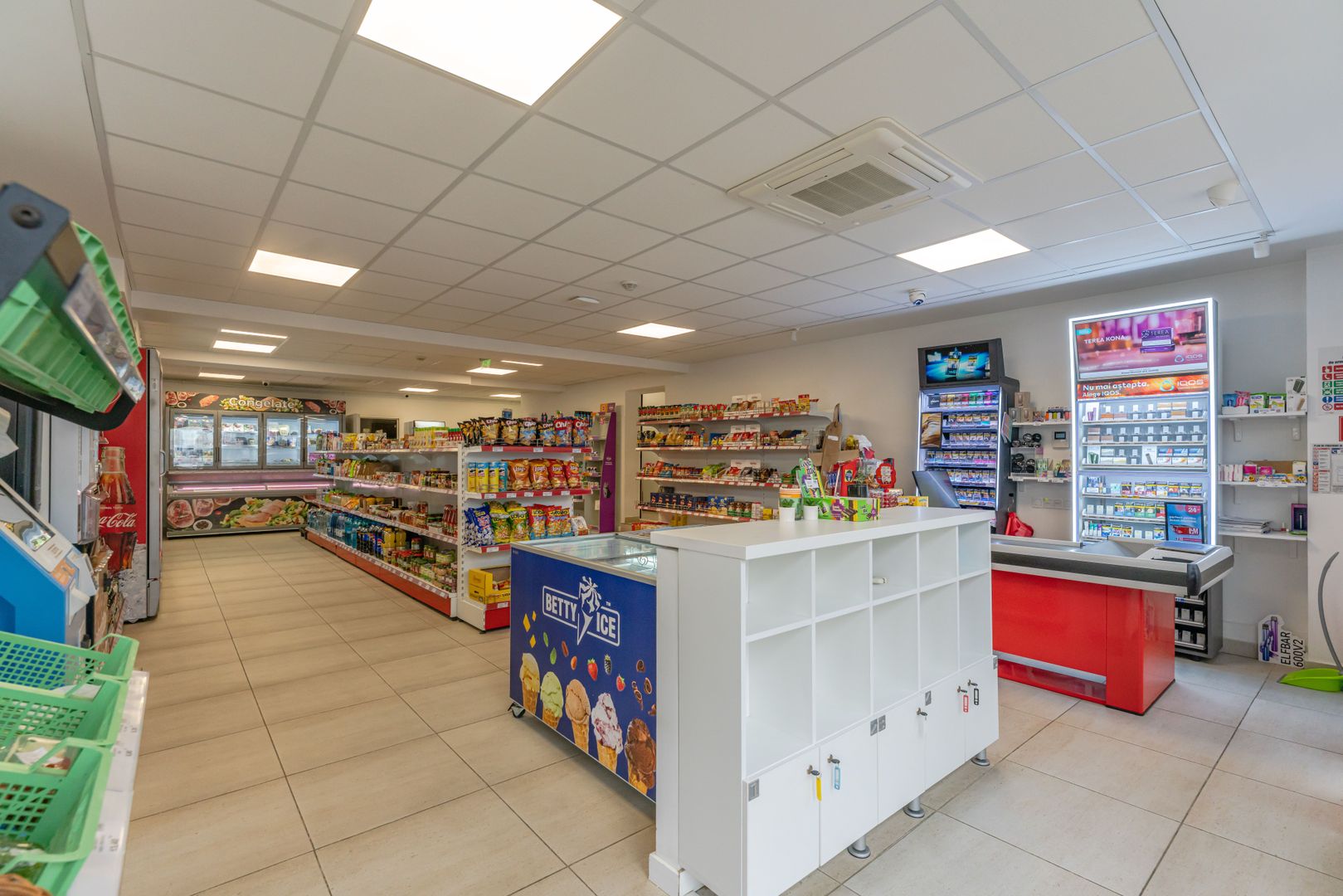 Spatiu comercial de vanzare cartier Tractorul (zona noua) - Poză 12