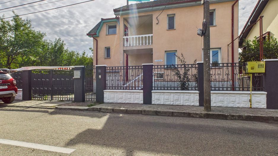 Vilă cu 5 camere pentru investiții în Dumbrăvița - Poză 3