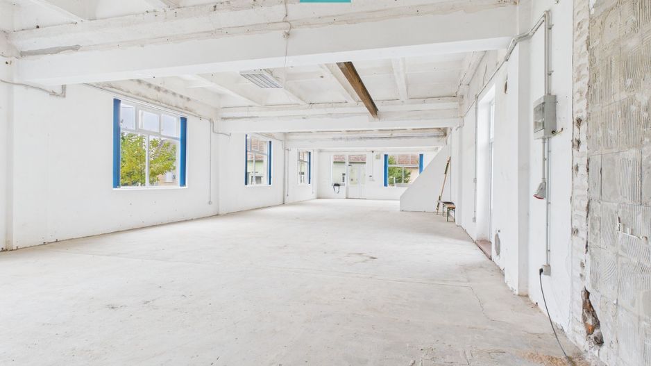 Spațiu  de 330 mp pentru investiții în Periam - Poză 1