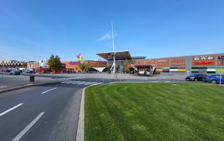 Spatiu comercial zona Coresi  - 124 mp