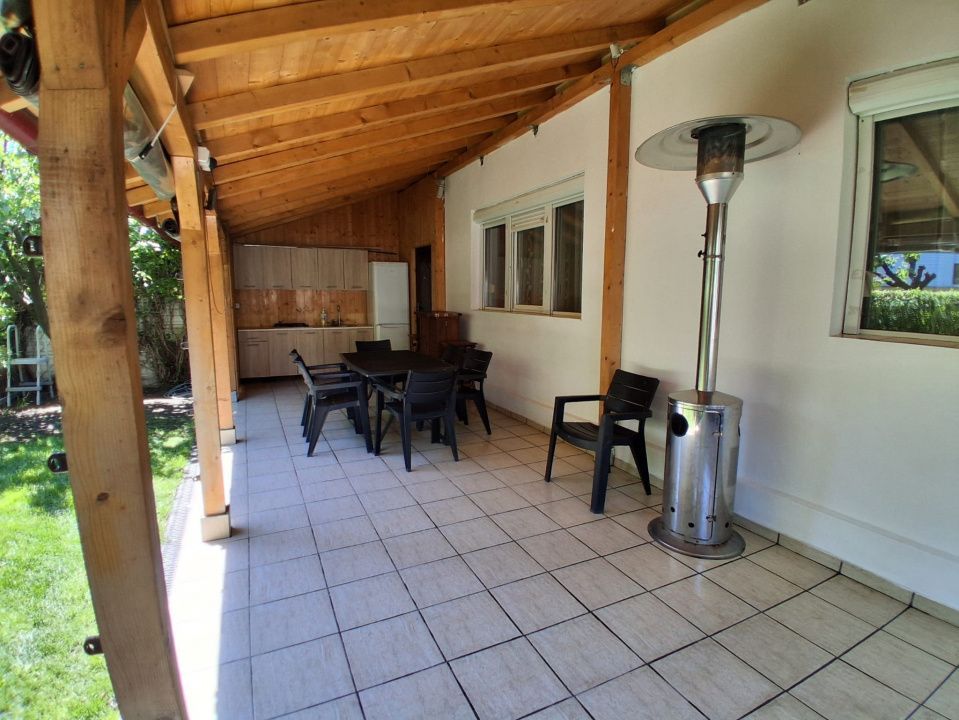 Oaza de liniste in Bariera Valcii – casa P+1 cu terasa, curte si acces securizat - Poză 28