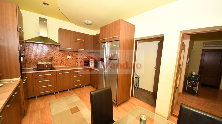 Vila spatioasa, pretabil pentru locuit/clinica, zona Micro 17 – Galati - Poză 13