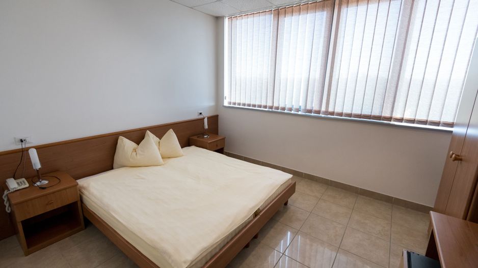 Cladire comerciala birouri Lugoj - Poză 6