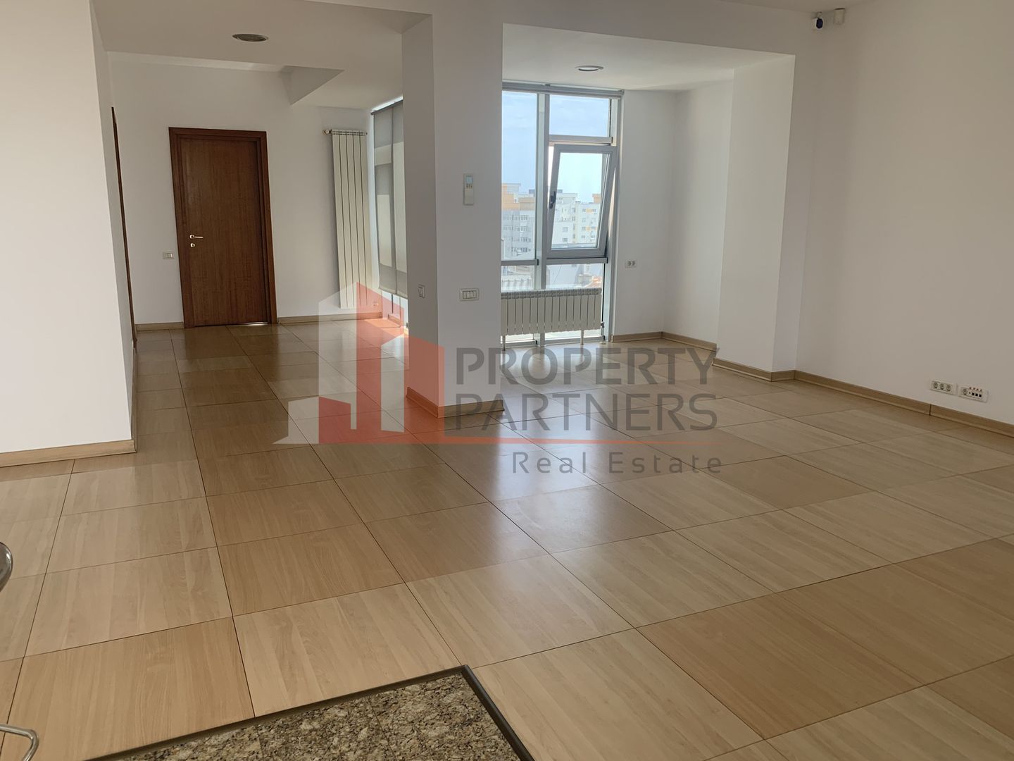 Spatiu de birou cladire moderna - Poză 3