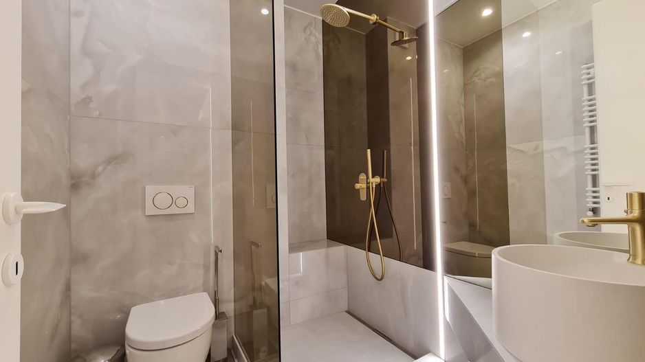 De inchiriat - Ap. 3 camere in Cortina North - Poză 11