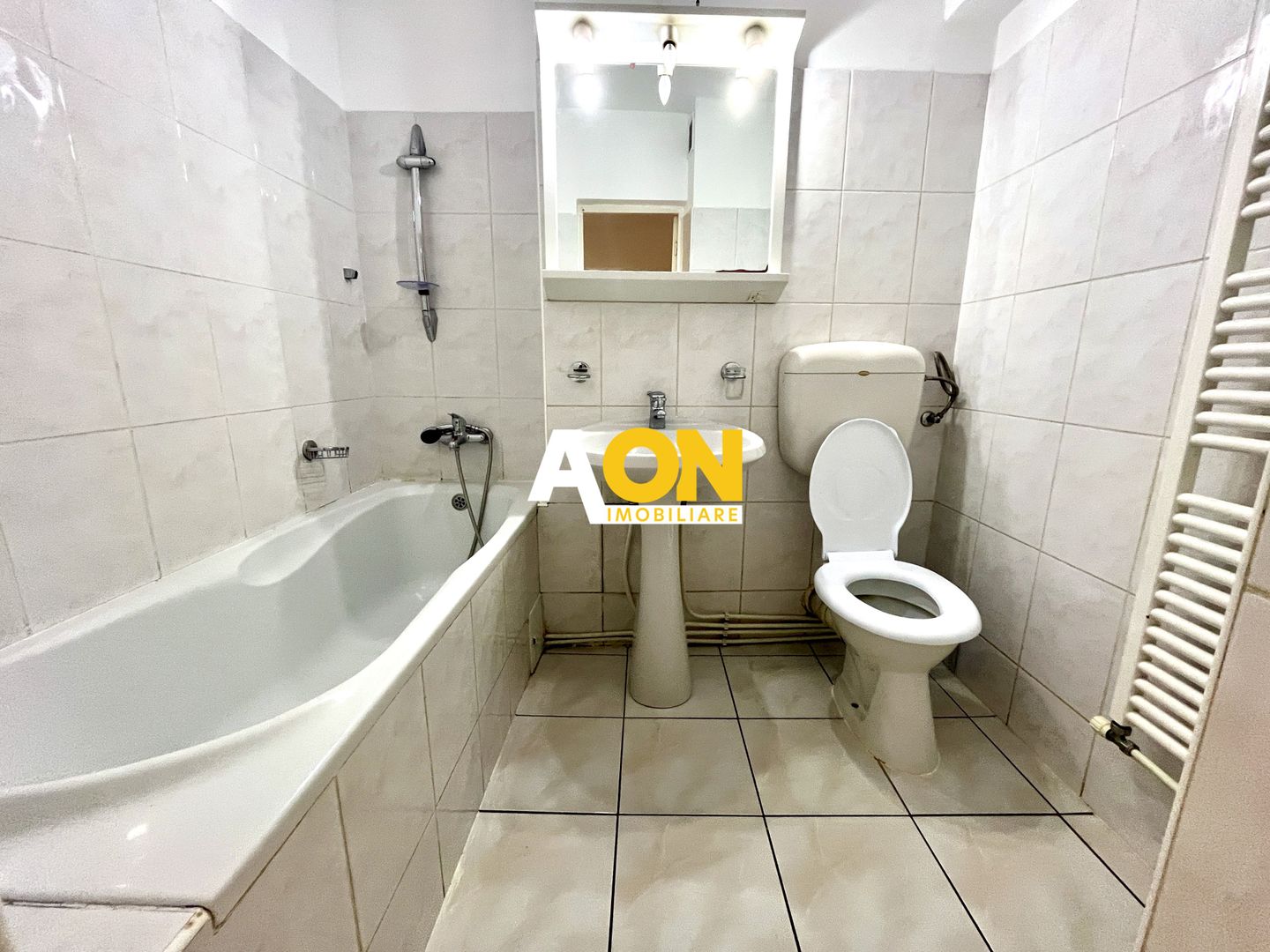 Apartament cu 3 Camere, Etaj 1, Zonă Ultracentrală - Poză 12