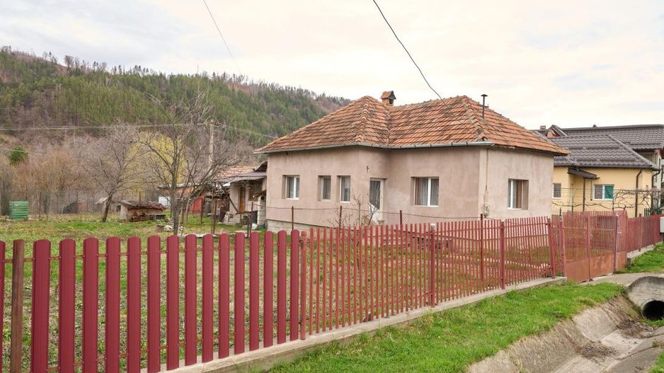 Casa individuala  Leresti la strada principala+ teren 831 mp, utilitati complete - Poză 13