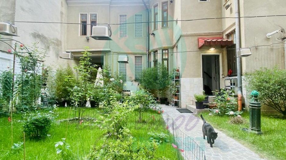 Casa cocheta cu gradina - Poză 1