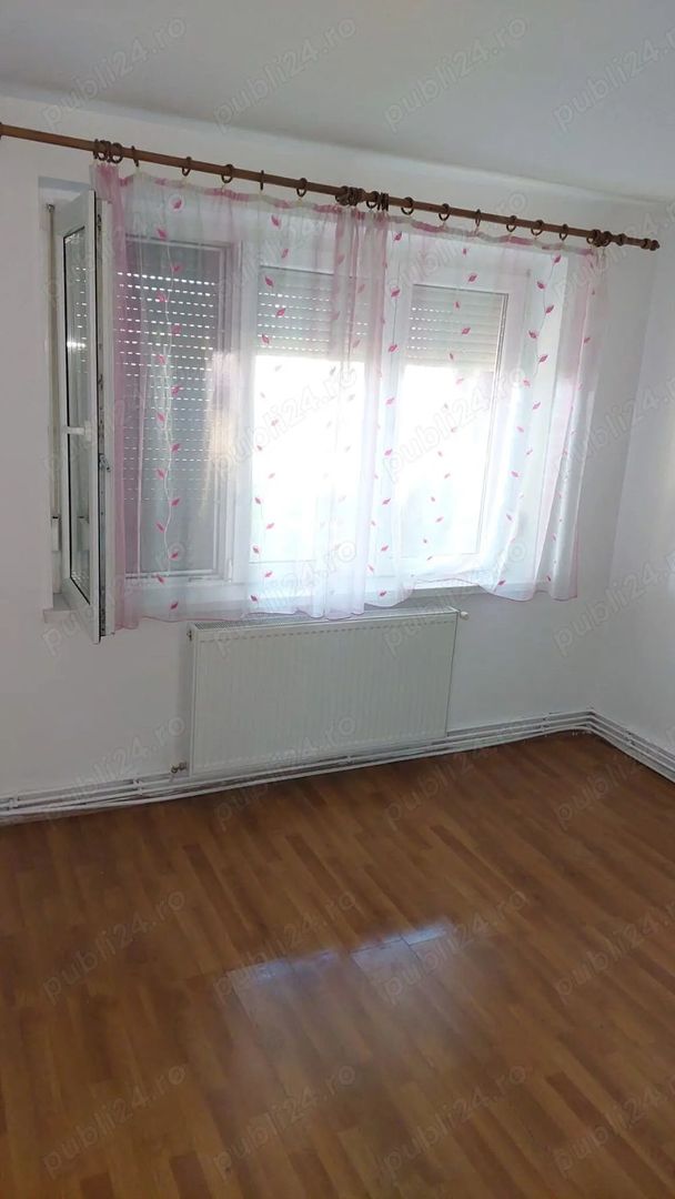 BRASADAS vinde ap 2 cam PARTER Careiului Shopping City. - Poză 3