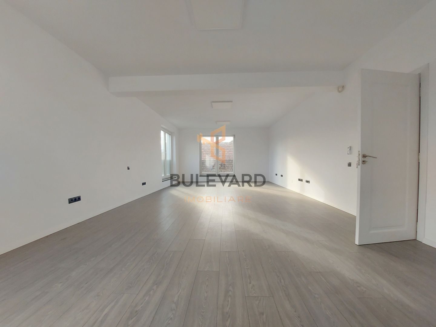 Spatiu nou pentru birouri/200 mp/20 parcari/cartier Someseni! - Poză 1