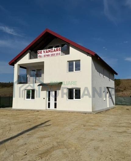 Casă de vânzare, Dumbrava, Comuna Ciurea, Județul Iași – 195.000 EUR - Poză 1